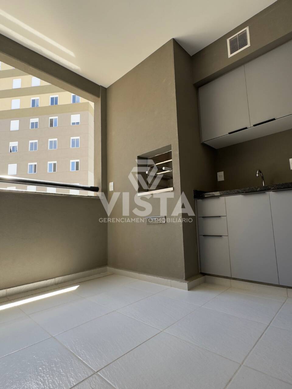 Apartamento para alugar com 3 quartos, 82m² - Foto 2