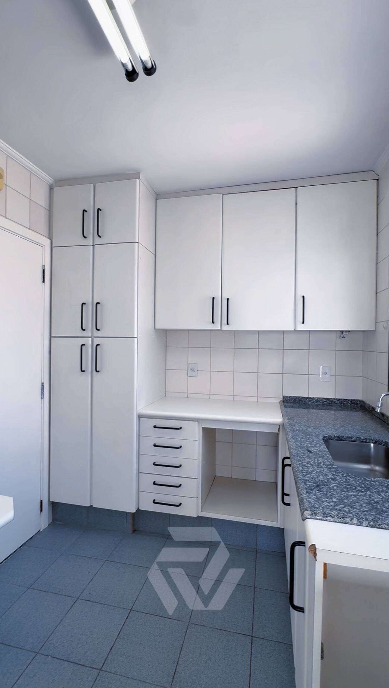 Apartamento para alugar com 3 quartos, 153m² - Foto 12