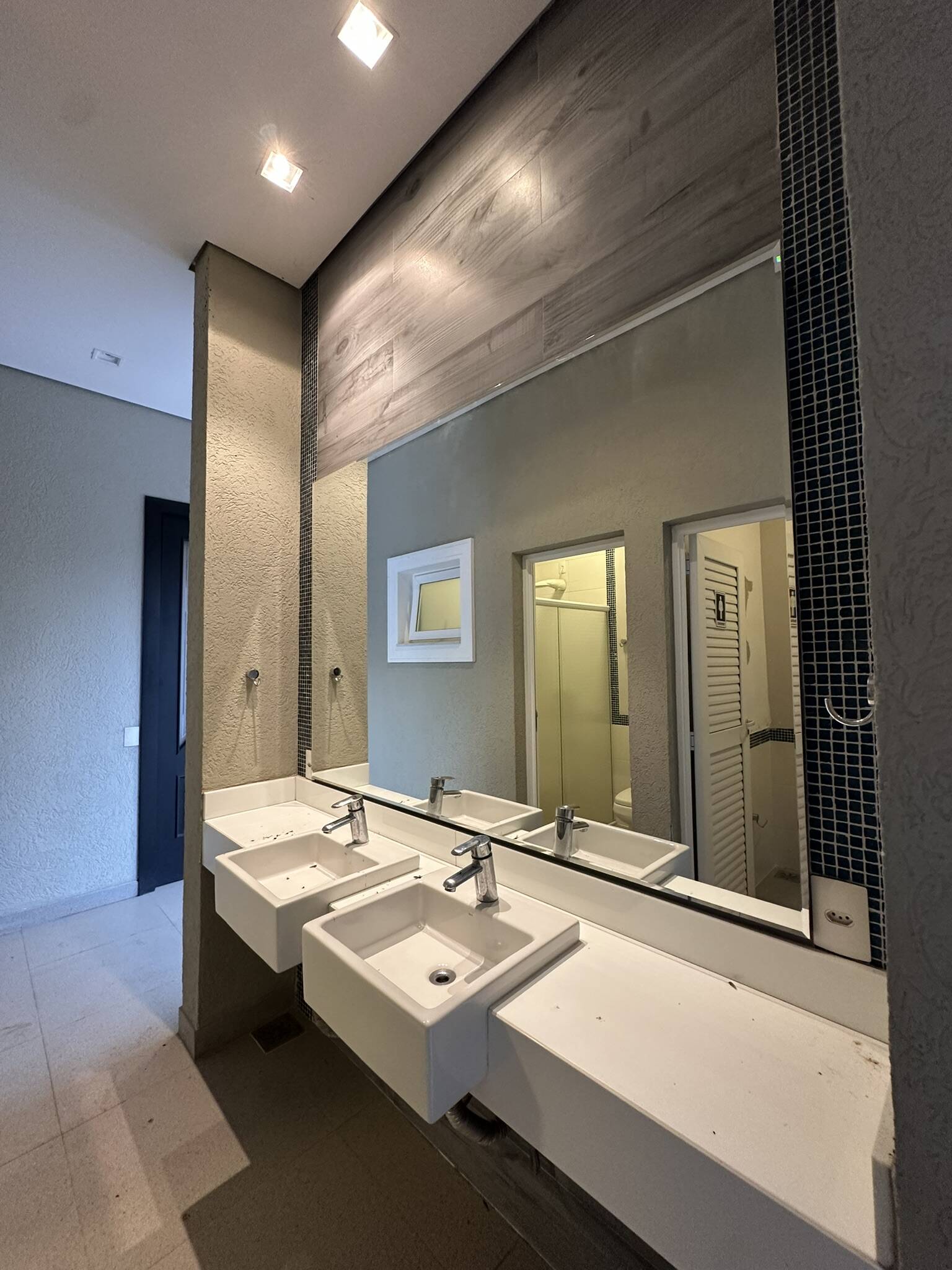 Casa para alugar com 4 quartos, 630m² - Foto 14