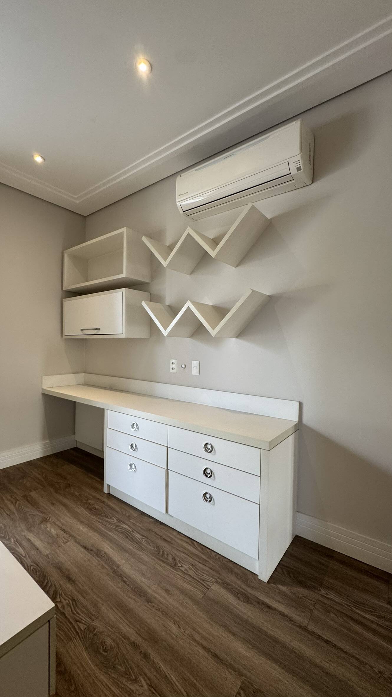Casa para alugar com 4 quartos, 630m² - Foto 25