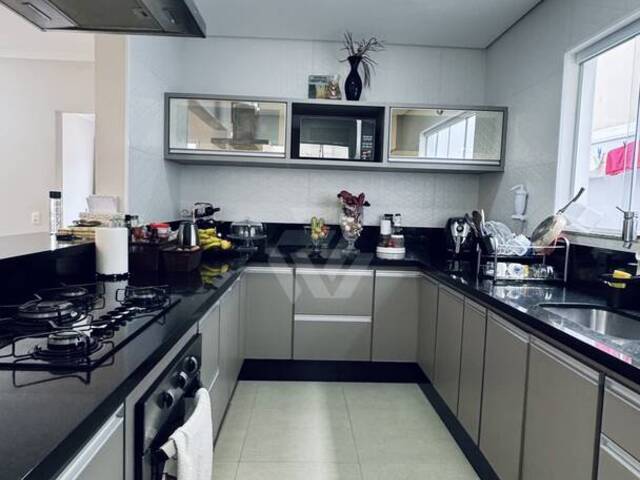 #28 - Casa para Venda em Várzea Paulista - SP